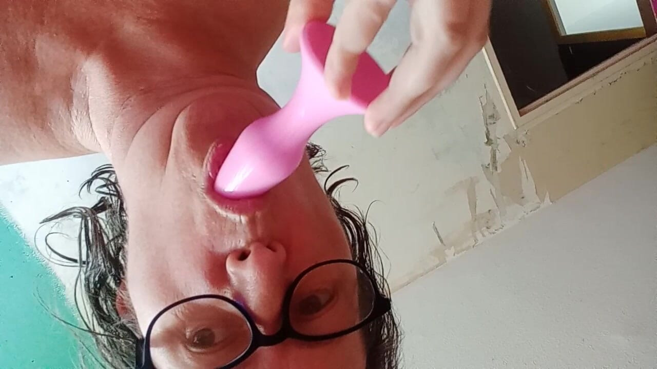 Sekse ihtiyacı olan sadık itaatkar