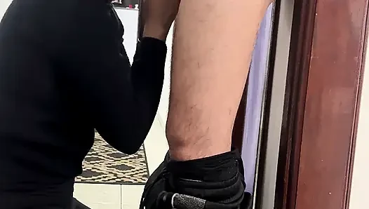 İş arkadaşları şirket koridorunda seks yapıyor.