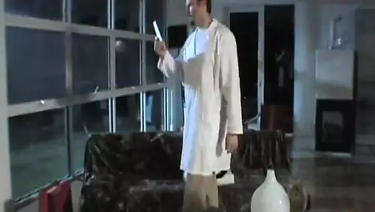 Utangaç aşk korse fahişesi olmayı seviyor - sapık orta yaşlı seksi kadınlar ve gençler