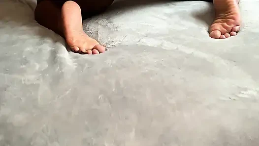 Geniş kalçalı iri güzel kadın büyük zenci alıyor!!!!!!!!!!!!