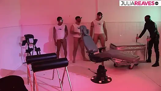 Seksi kız büyük bir yarak emdikten sonra derin sert sikişiyor