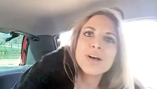 Sevgilimle ateşli bir görüntülü görüşme yapmak için işe ara veriyorum