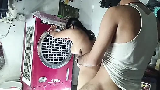 Yeni bir tarzda, göt amcık sikişi yarak, amcığı emiyor, meme emiyor, sütü memeden çıkarıyor ve üstüne oturuyor