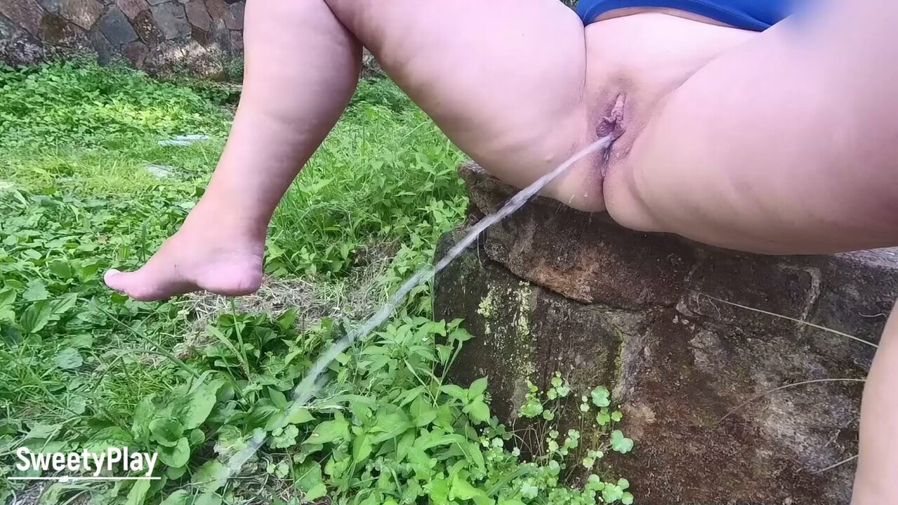 anal alır bir uzun çiş oturma açık havada