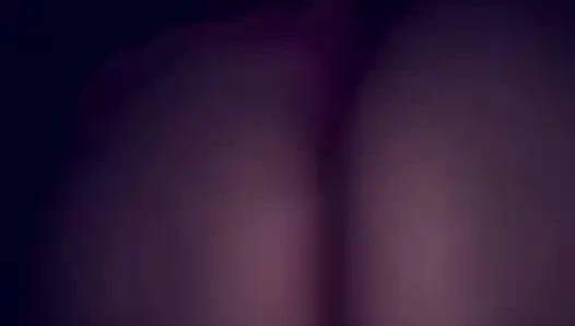 Aile arkadaşım bana twerkini gösteren bir video gönderdi... iyi eğlenceler!