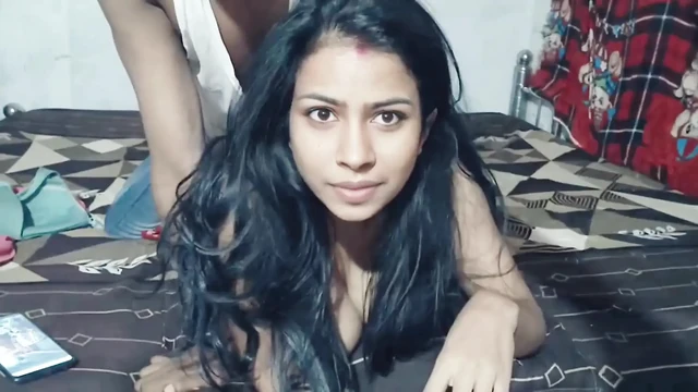 Молодой бхабхи трахается со старшим сводным братом его киски.