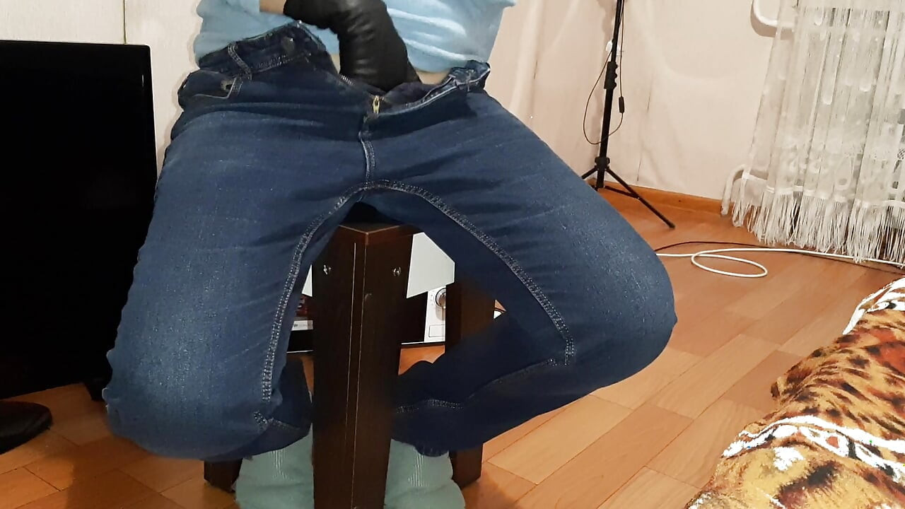 Bir hostelde iki genç öğrenci amlarına mastürbasyon yapıyor