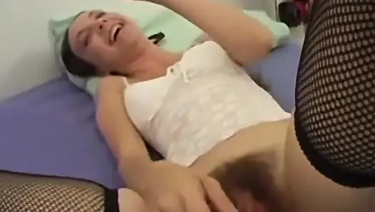 Cameron kıllı deliğinde iki oyuncak kullanıyor