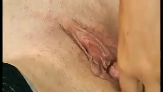 İki iyi kuyruk için güzel bir domuzcuk.
