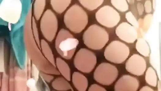 Prima whisler götünü sallıyor ve açıyor