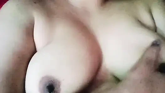 Otelde başka oda yok mu? Üvey annem ile aynı yatağı paylaşıyorum