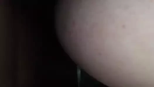 İri güzel kadının götünü sikiyor