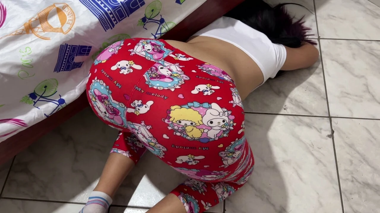 Trending I Trick My Maid Into Looking Under The Bed To Look At Her Big Ass (Latest) - Vienna Special