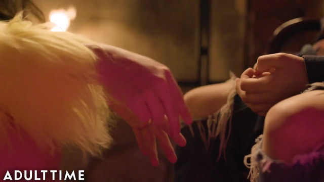 ADULT TIME Teenage Lesbian: Kristen Scott Learns from Kenna