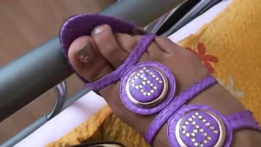 Sapık genç kız yakın çekimde mastürbasyon yapıyor