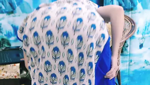 İyi kız muhteşem seksi vücudunu gösteriyor