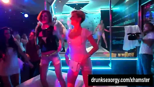 Parti lezbiyenler Mastürbasyon içinde kamu