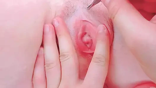 Minyon amcık içinde sıkı dudaklara kapalı