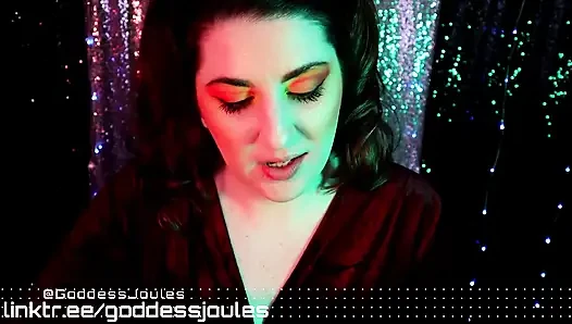 Plexiglass rujlu lipgloss asmr'ı öpüyor