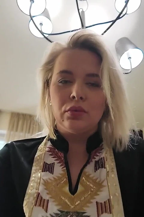 Секс с мачехой высокой и большой задницей Nikky Dream