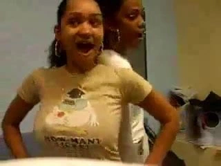 Dominik dev göğüsleri dans ediyor - kim o