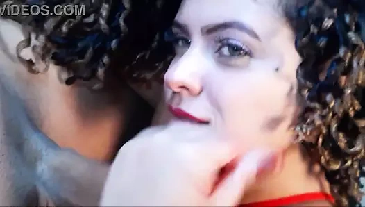 Ateşli sakso çekiyor, bu yarakla nasıl çalışığını biliyor!