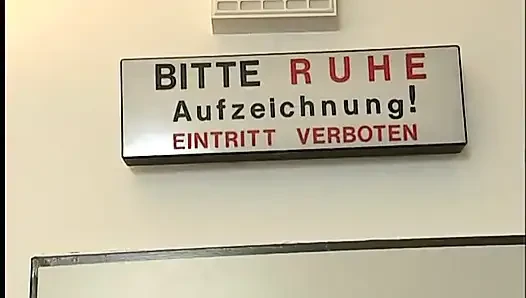 Kızıl saçlı sekreterle röportaj