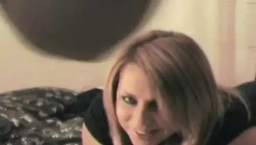 Tatlı sarışın milf var harika ev yapımı bj seks oturum