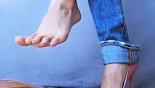 Pink pumps and jeans (1 part)