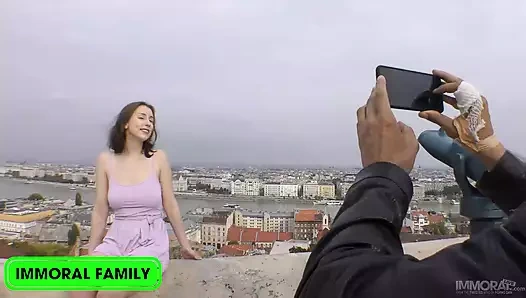 Üvey oğul dev doğal memeli ginger berta şehvetli kalın yarakla yıkıyor - ahlaksız aile 4k