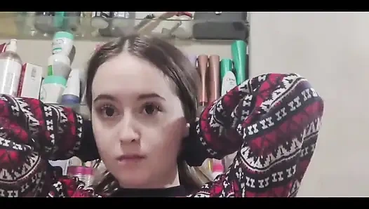 Saçımı fırçalıyor ve detangling