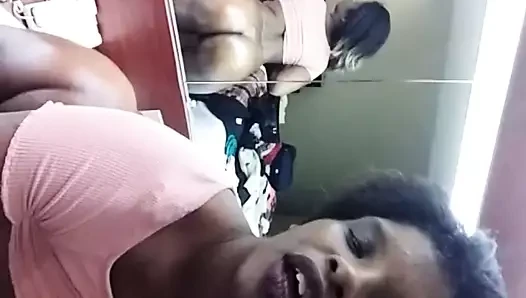 Yaşlı kaltak twerking o şişman göt