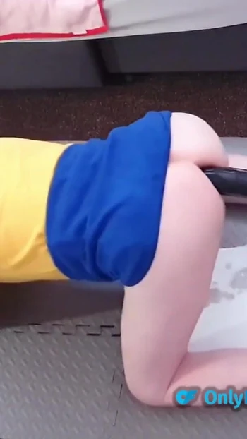 Захватывающий момент из "Девушка Из Эссекса Лиза огромные анальные дилдо на машине для траха"