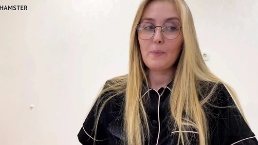 Üvey oğul, üvey annesinin nezaketinden yararlandı. - gözlerini kapat, üvey oğlum, eğer sana yardım etmemi istiyorsan!