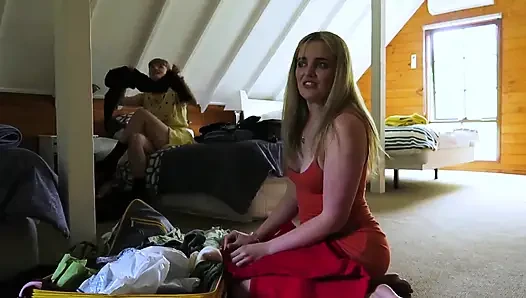 Charlie Forde, Laney Day, Finley Kay, Leo Embers, Caleb Arcane, Mishel Karen'ın rol aldığı eve bağlı sahne arkası