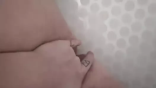 Ellerimi kendimden uzak tutamıyorum