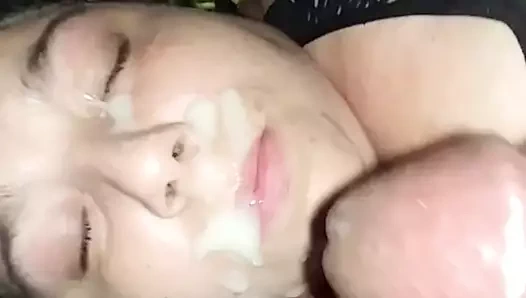 Beyaz bbw verir bbc bir handjob ve gets dev boşalmak yüz