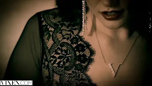 Vixen - Tori Black partiden sonra bir ödül şovunda iki yarak alıyor