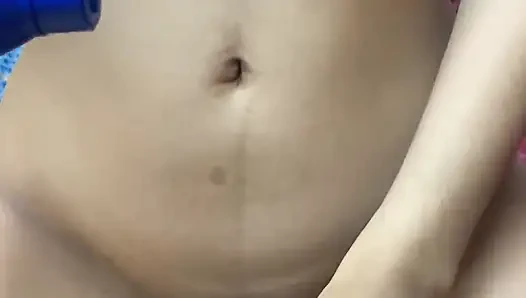 Hintli evli kadın kocası işteyken devar tarafından sari içinde sert sikiliyor
