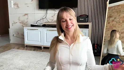Genç üvey kız kardeşim yarağıma dokunmak istiyor