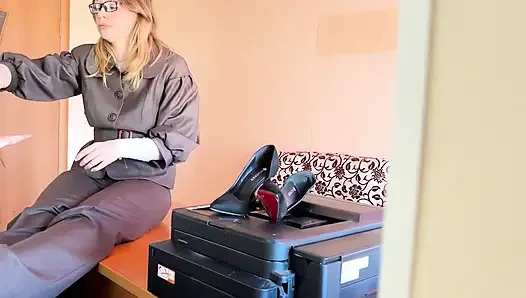 Ofis motivasyonu: ayakla pantolonu ov ve yüze oturma