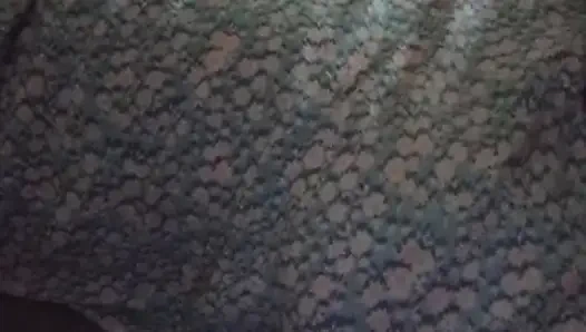Musterbation d’une Sri-lankaise dans la salle de bain avec désir avec un gode à gros nichons et une chatte mouillée