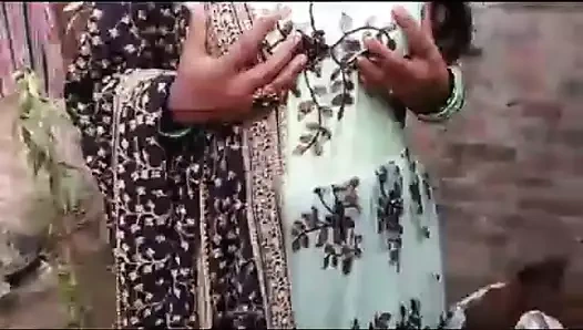 Desi pyasi chut seks ki