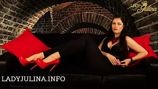 Knie vor der Domina Du Versager mit Minischwanz SPH