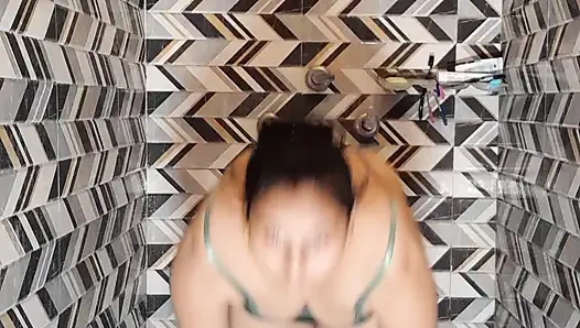 Puja orta yaşlı seksi kadın