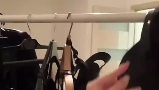 Ritafox seksi vücudunu farklı görünümlerle sergiliyor