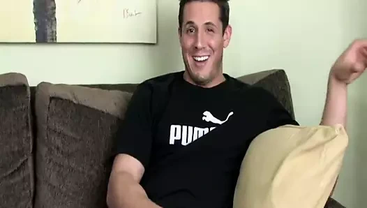 Sevimli iyi adam senin için sikişiyor!