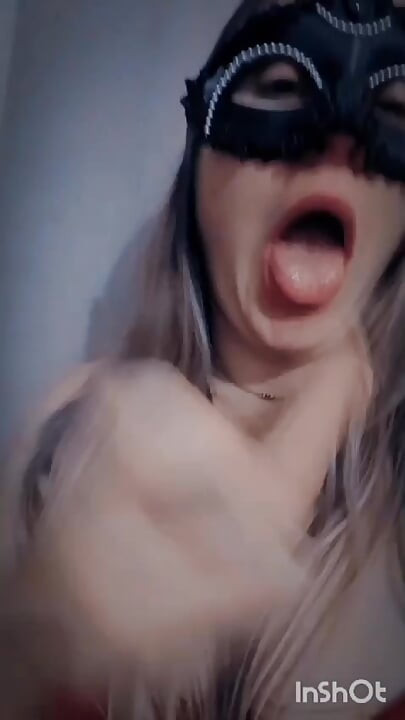Tek başına 😈 oynuyor