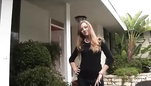 Seksi beyaz amcıkta amcık yalama ve büyük siyah yarak