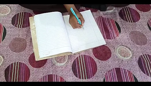 Hintli üniversite öğrencisi üniversite üniforması içinde öğretmenle sikişiyor